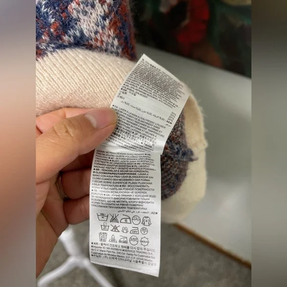 Banana Republic Red Plaid Alpaca Wool Fuzzy V neck Oversized Sweater Sz M Preppy - Picture 8 of 8